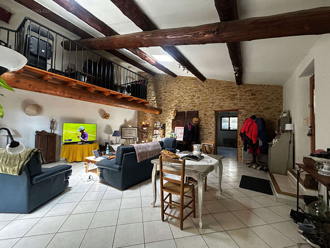 A VENDRE SUR LAURIS Belle maison de caractère à saisir ! - photo 3