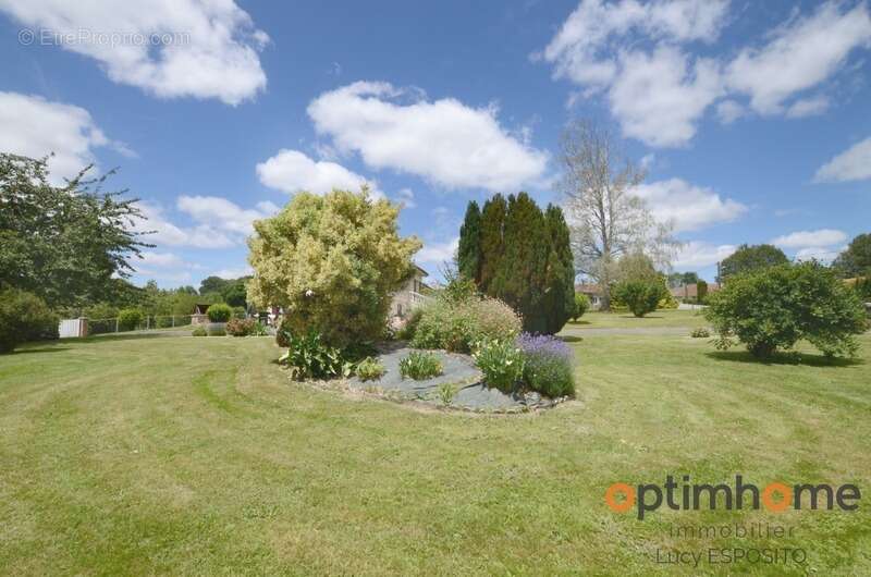  Propriété exceptionnelle avec étang privé sur plus de 1,7 hectare – Mazerolles, Charente  - photo 64
