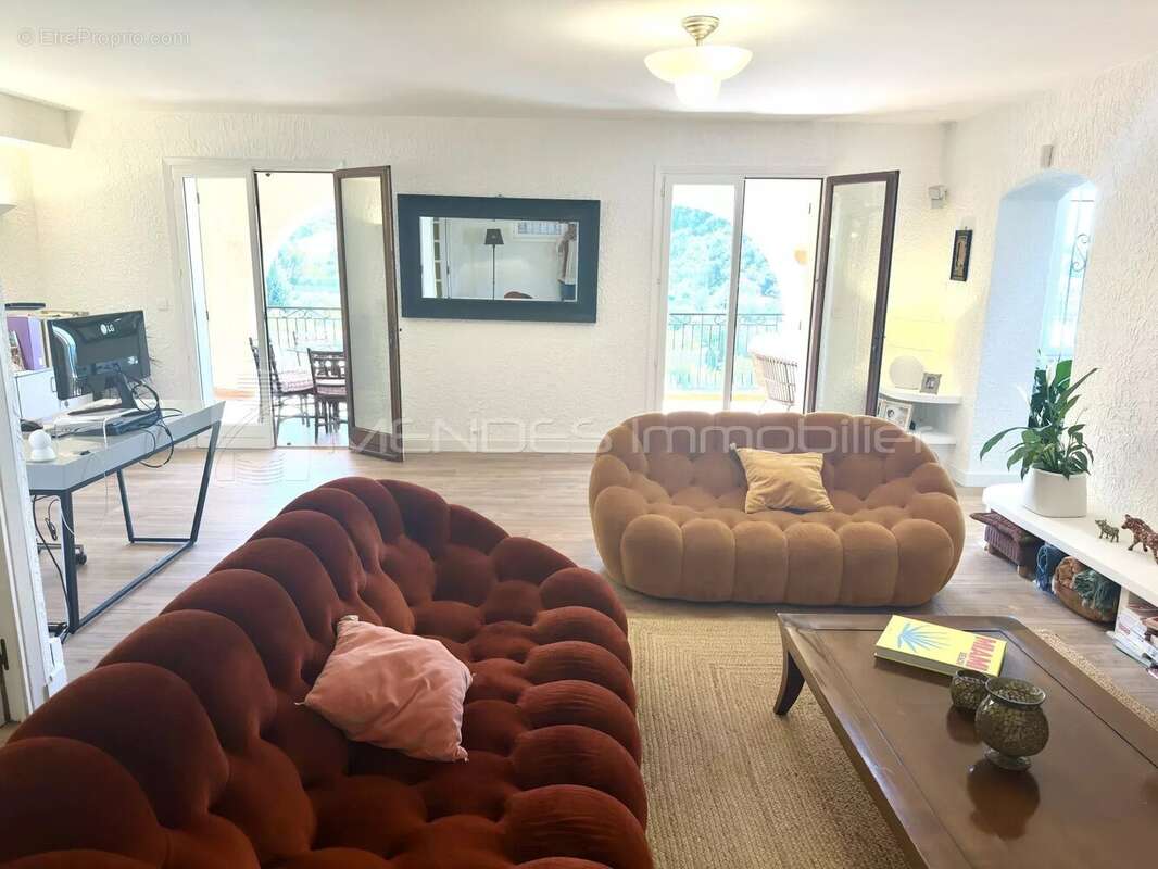 Appartement à EZE