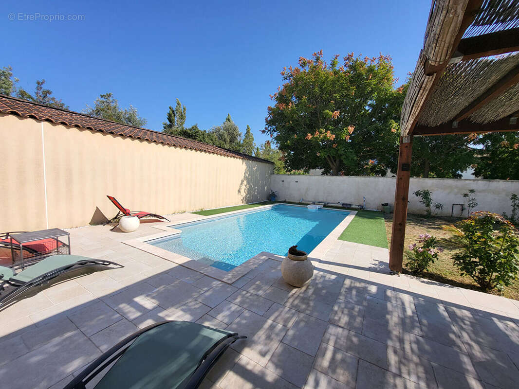 Maison à MORIERES-LES-AVIGNON