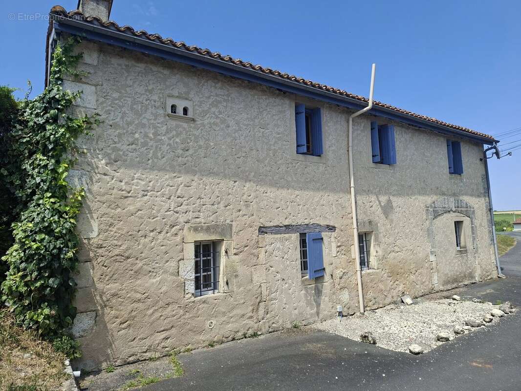 Propriété en pierre en excellent état avec piscine chauffée - photo 17
