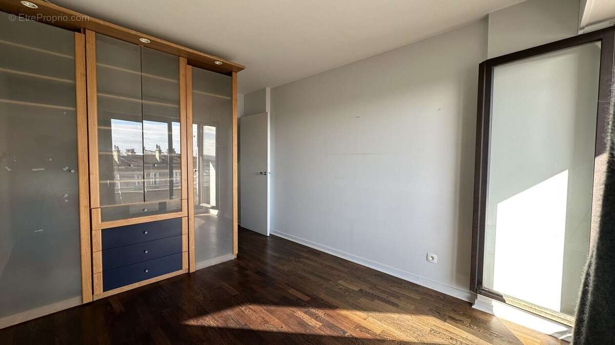 Appartement à SURESNES