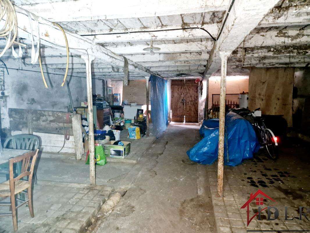 Maison à MONTIGNY-LES-CHERLIEU