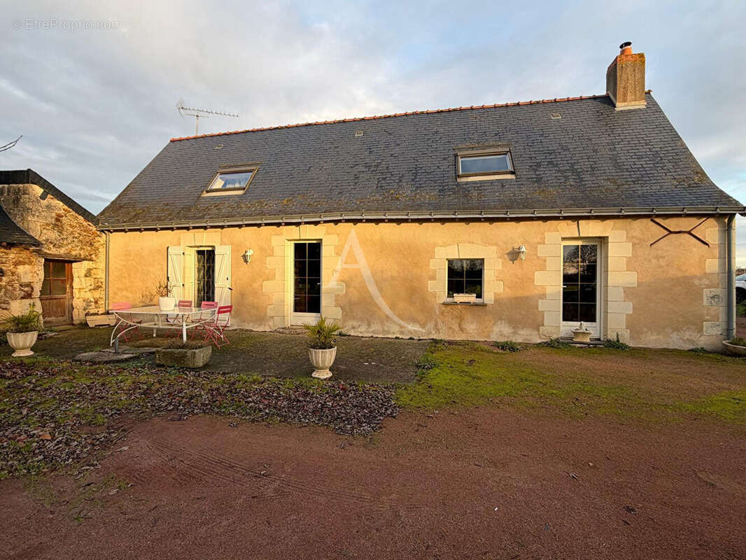 Maison à BLAISON-GOHIER