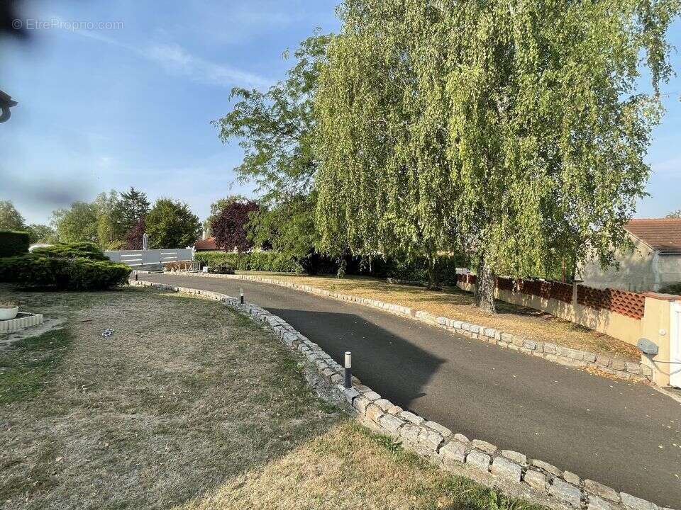 Maison à BAS-ET-LEZAT