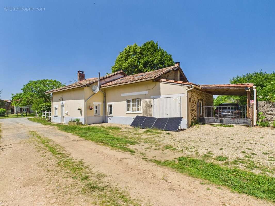 Maison à ROCHECHOUART