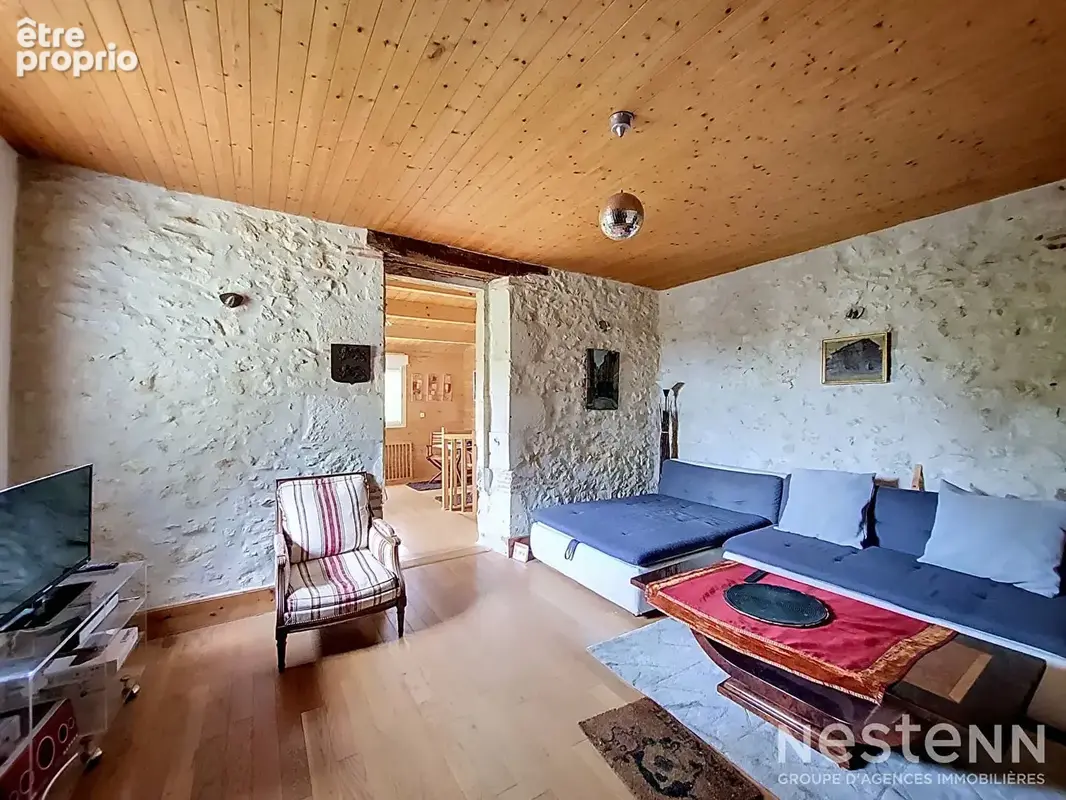 A Vendre Maison de ville en pierre de 136 m² avec jardin au coeur de Gondrin - photo 7
