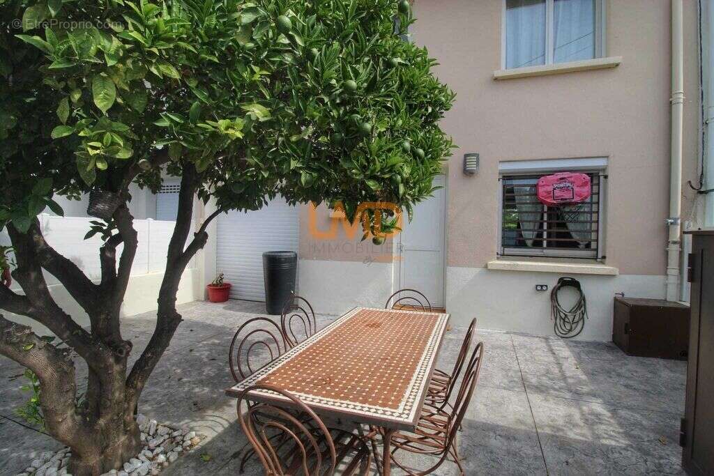 Villa avec pisicne dans quartier calme - photo 13