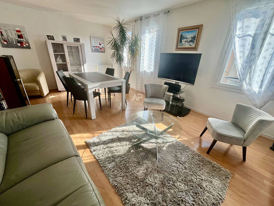 Appartement à COURDIMANCHE