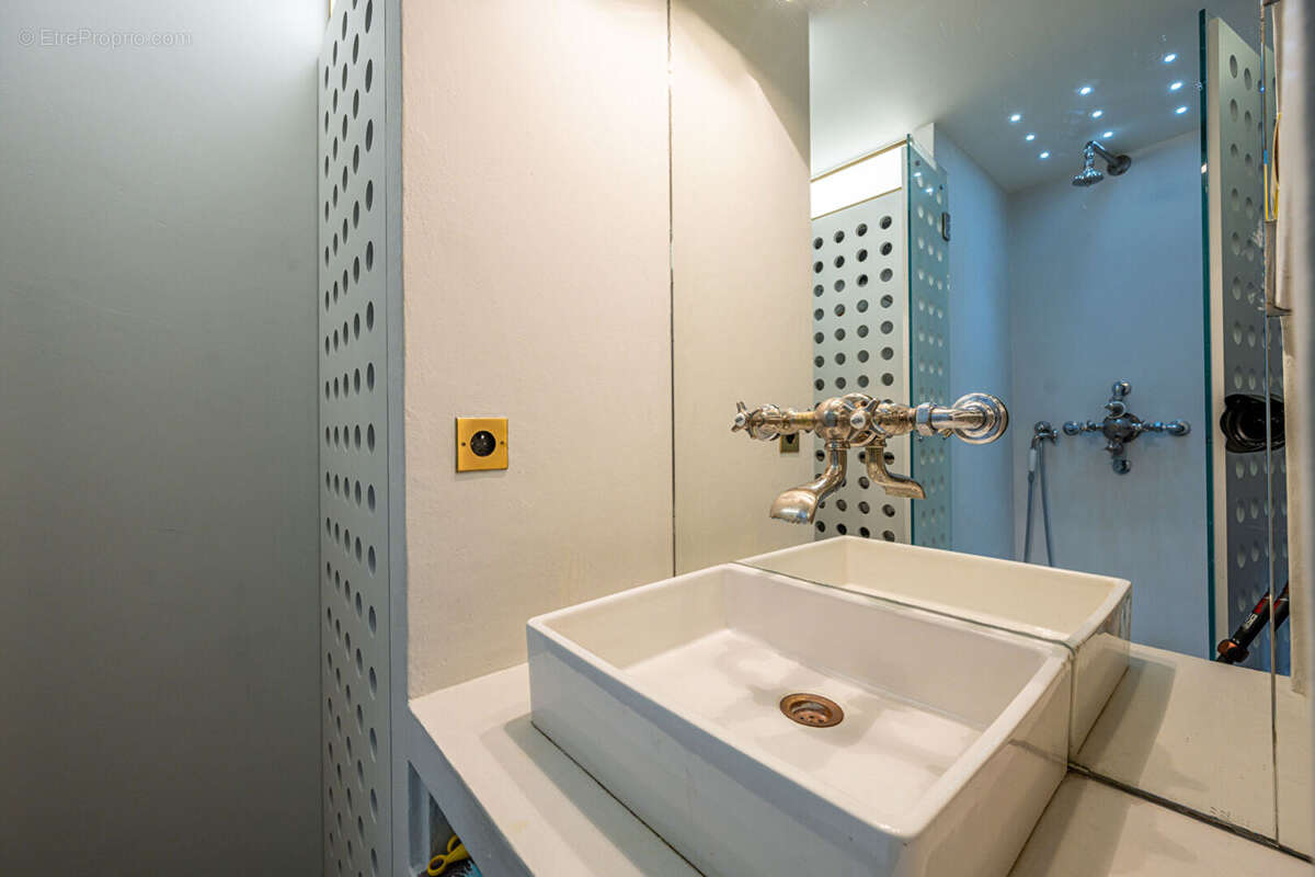 Appartement à PARIS-10E