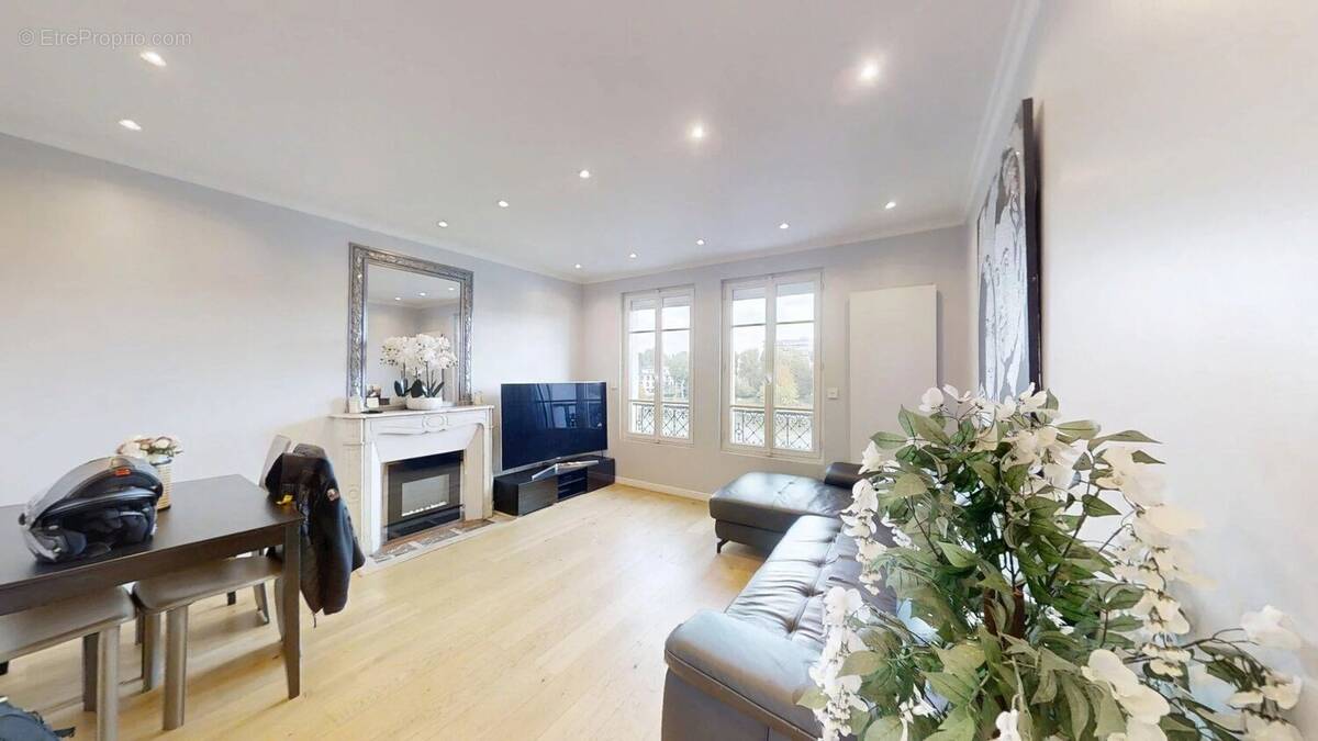 Appartement à COURBEVOIE