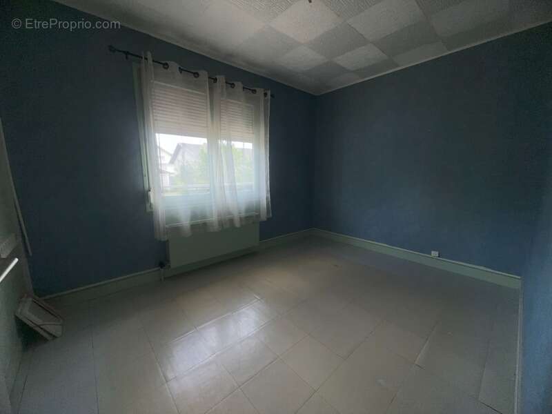 À vendre maison plain-pied 4 chambres à GEVRY (39) – Proche Dole – Grand terrain – Beau potentiel - photo 13