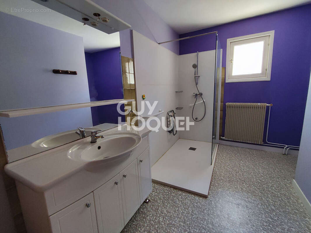 Maison à MORNAND-EN-FOREZ