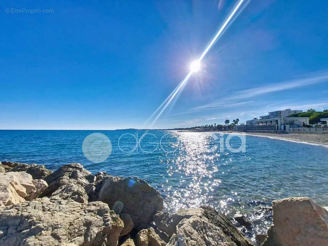 Appartement à VILLENEUVE-LOUBET