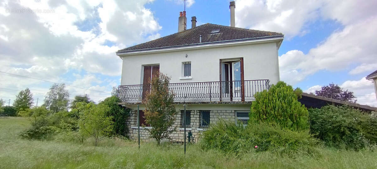 Maison à TOURNON-SAINT-MARTIN