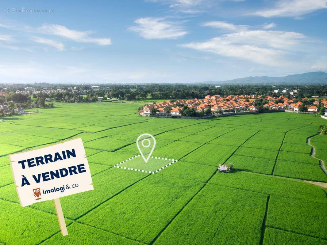 Terrain à LONGEVILLES-MONT-D&#039;OR