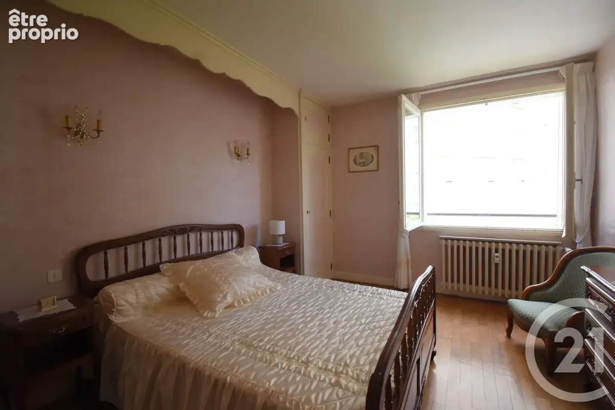 Appartement 73 m² à Vichy  - photo 8