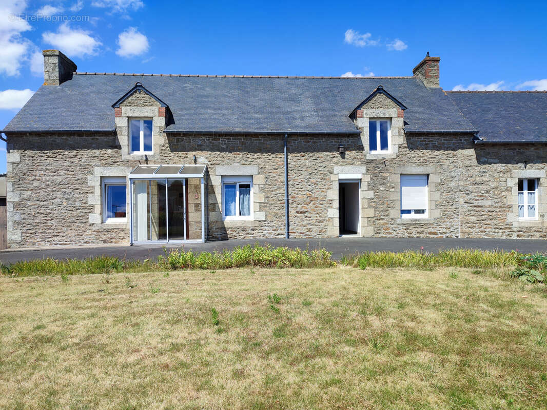 Maison à SAINT-TRIMOEL