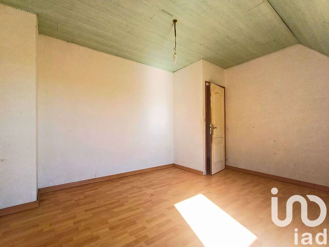 Photo 8 - Maison à TREZENY