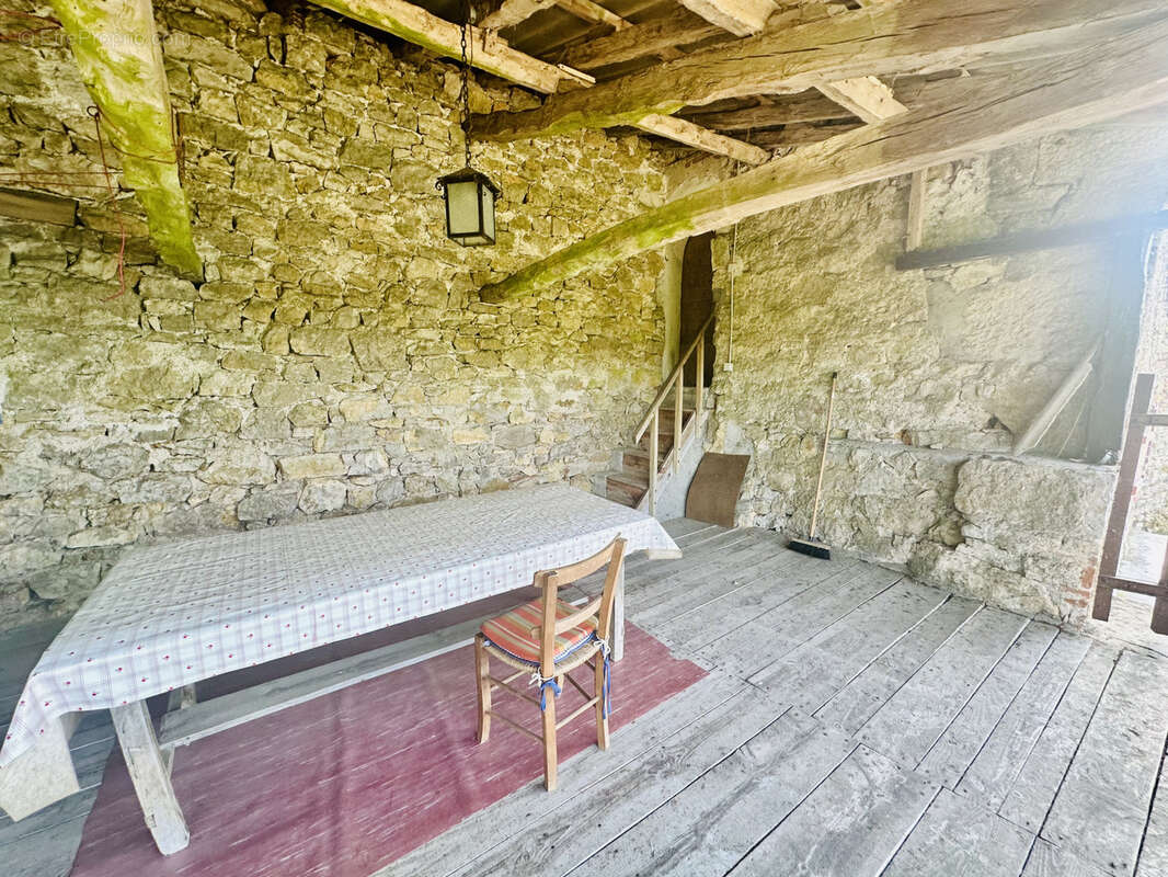 Maison à CREGOLS