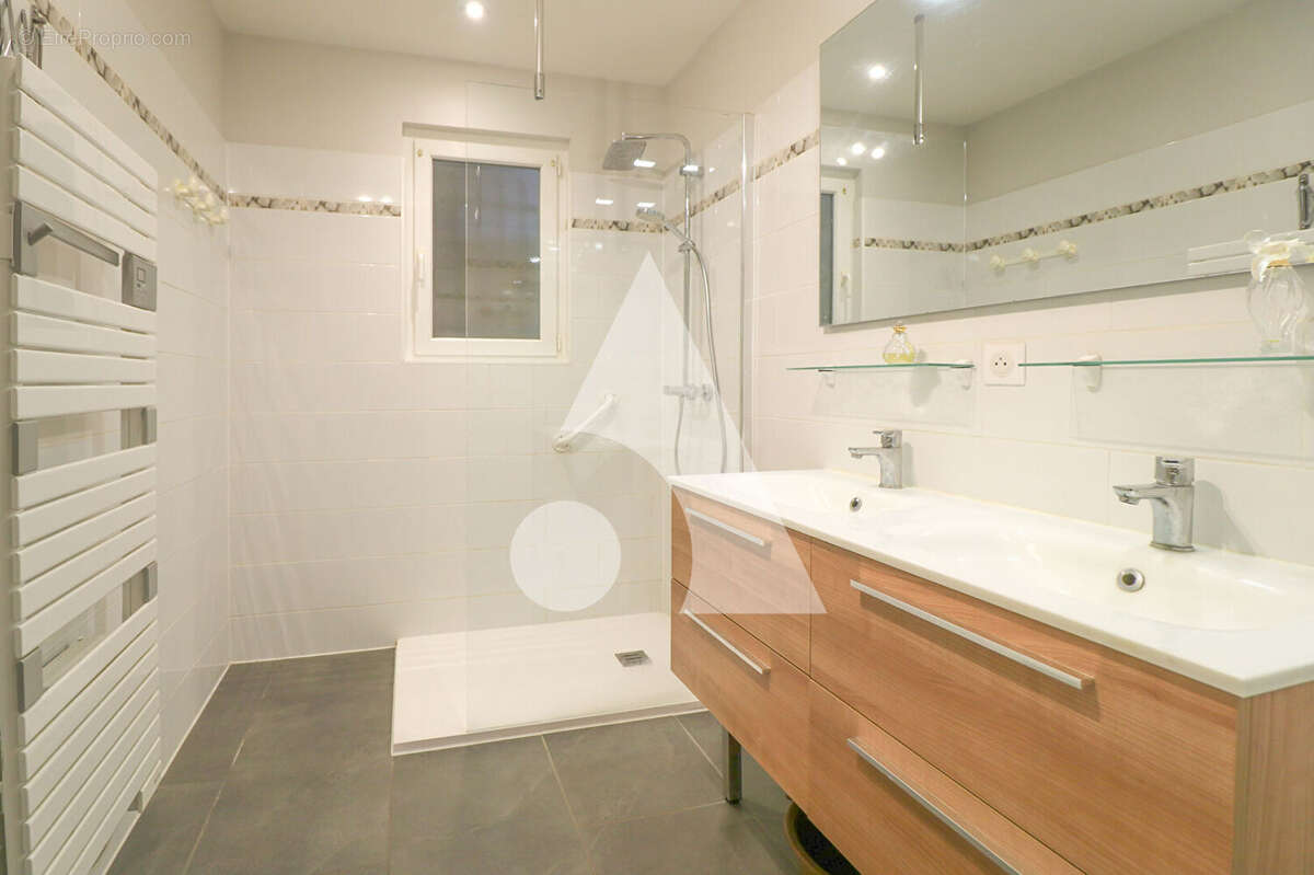Maison de 122 m² avec Piscine et Grand Terrain Arboré Secteur Lavaur Ambres 4 pièce(s) - photo 11