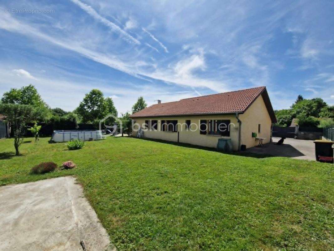 Maison à LA TOUR-DU-PIN