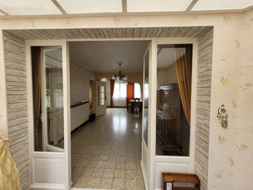 Maison à AVESNES-SUR-HELPE