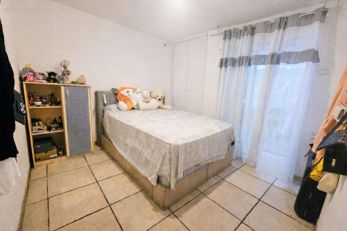Appartement à PUGET-SUR-ARGENS