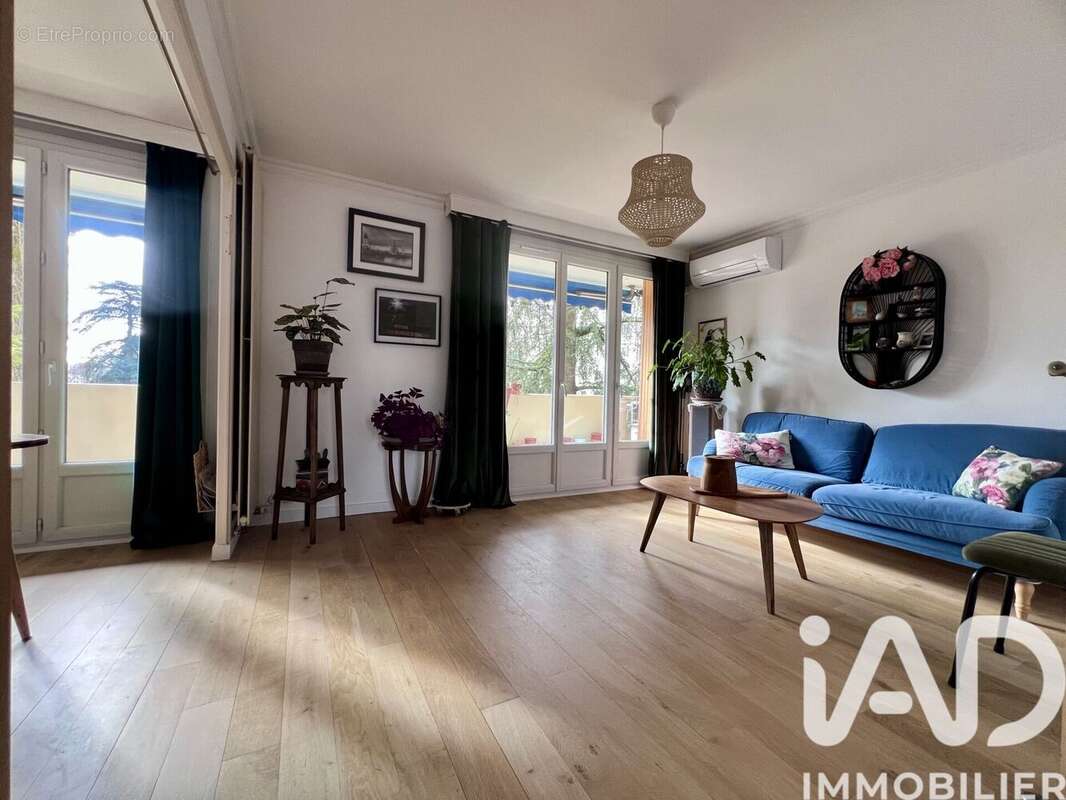Photo 3 - Appartement à CALUIRE-ET-CUIRE