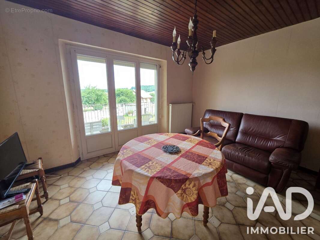 Maison 96 m² à Anchenoncourt-Et-Chazel  - photo 6