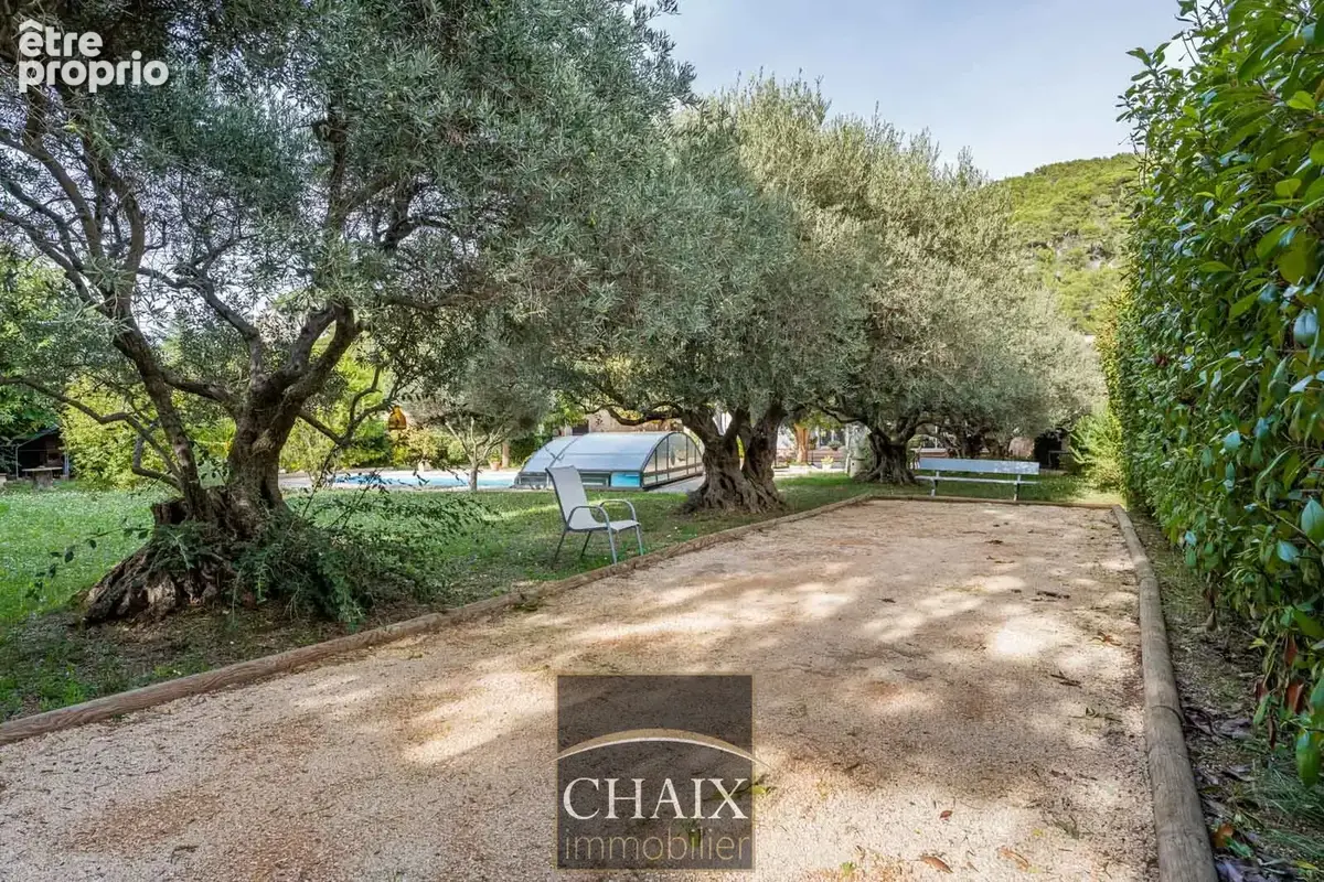 Maison de 186 m2 avec t2 indépendant, piscine et terrain de 1 750 m2 - photo 4