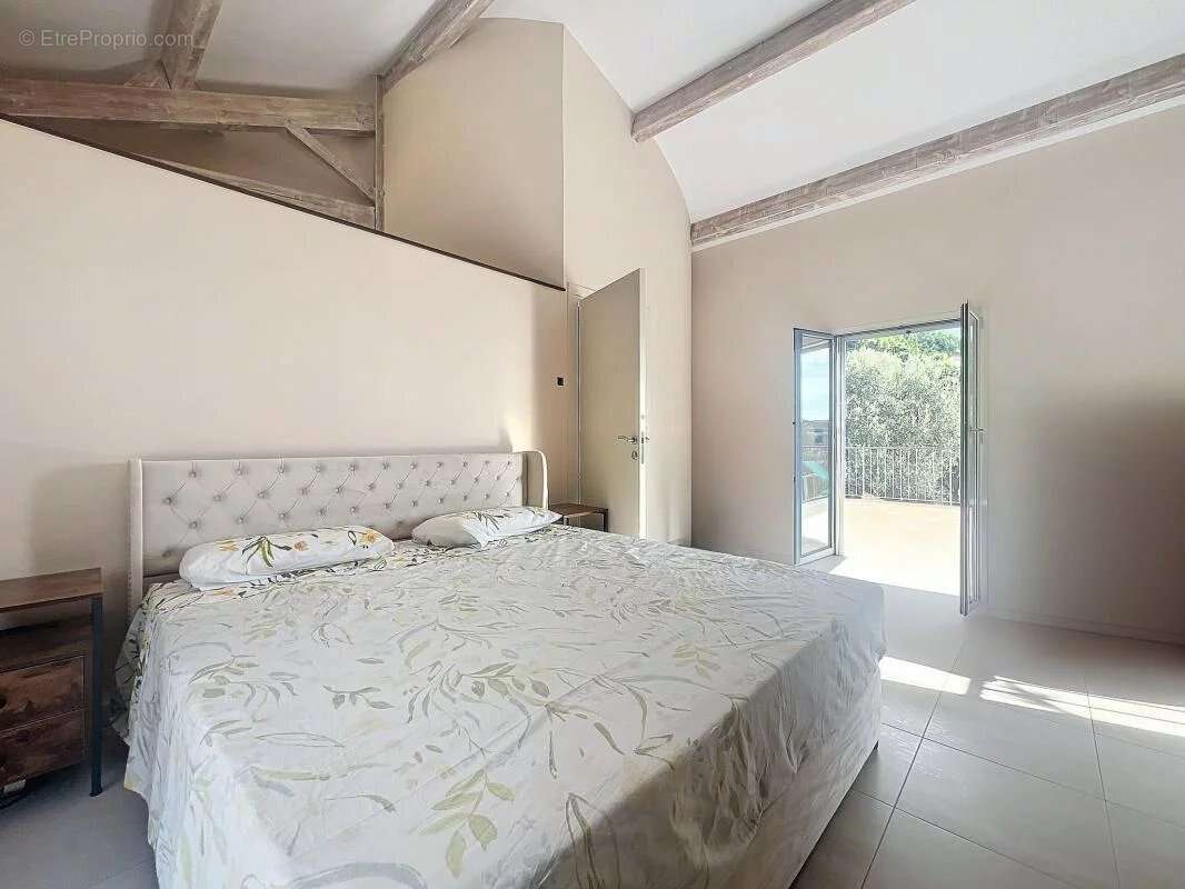 Menton, propriété de 250 m2 avec 2 000 m2 de terrain et piscine - photo 16