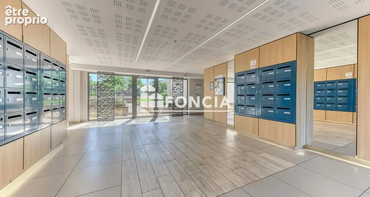 Villeurbanne - T2 - 44 m2 - Terrasse - photo 6