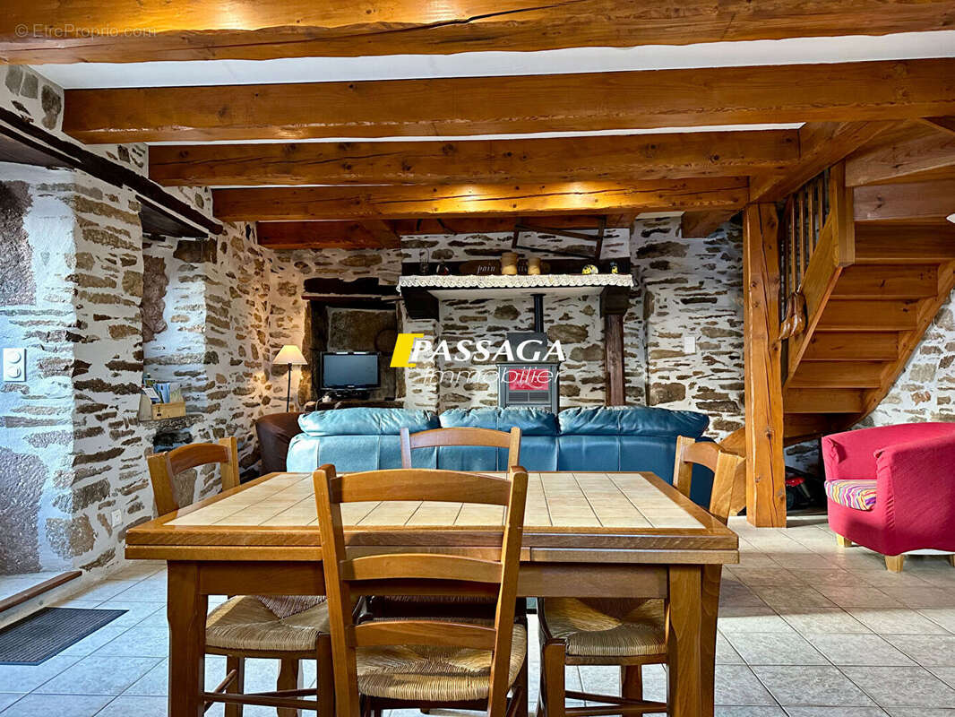 Maison à SAINT-PIERRE-DE-NOGARET