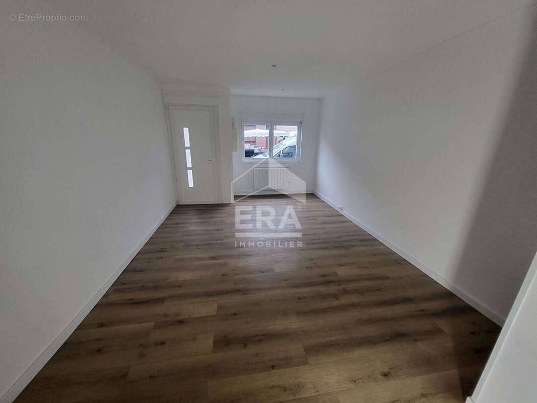 Appartement à AVION