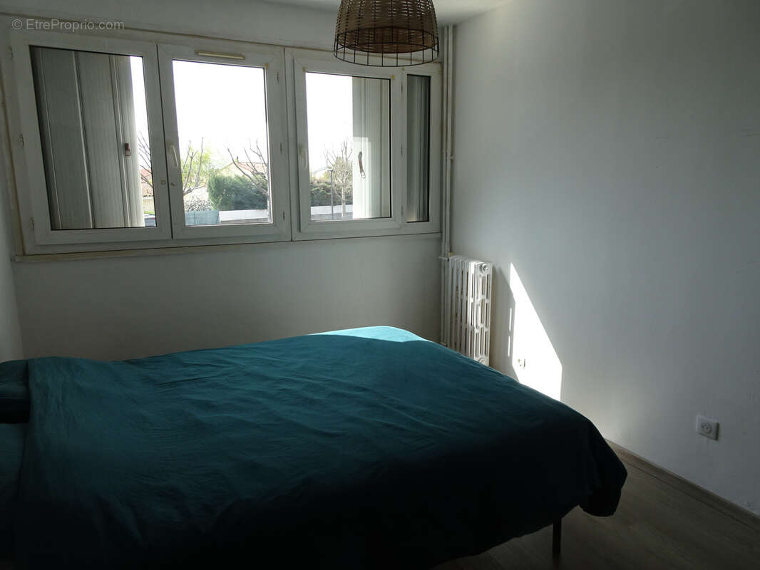 Appartement à BEAUZELLE