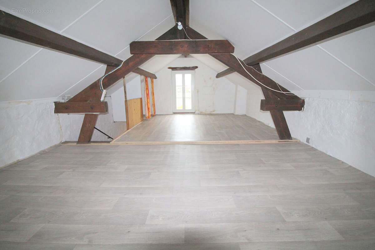 Maison à FOLLAINVILLE-DENNEMONT