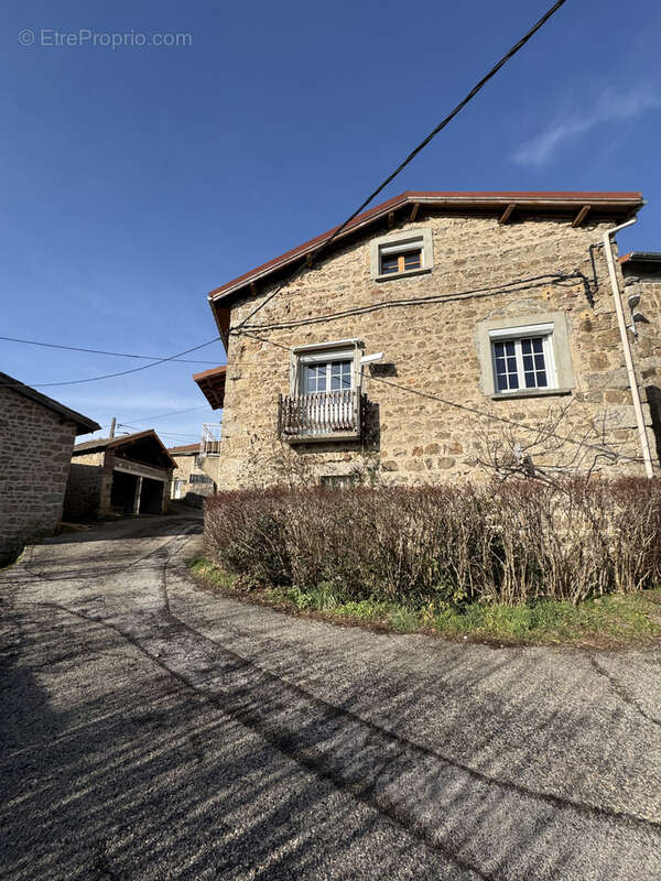 Maison à JONZIEUX