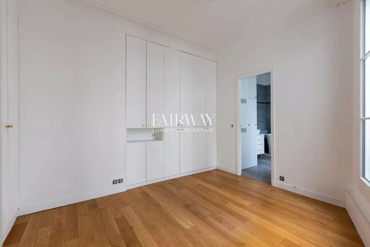 Appartement à PARIS-10E