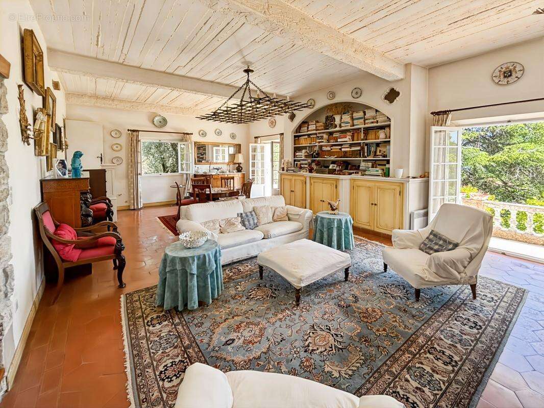 Nice gairaut – villa provençale avec vue mer, piscine, terrain de 2 000 m² et garage de 100 m² - photo 5