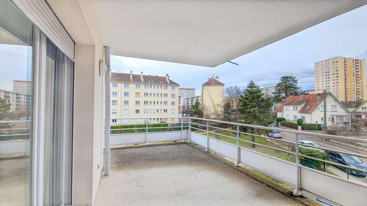 Appartement à CHENOVE