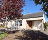 Maison à SAINT-PIERRE-LA-COUR