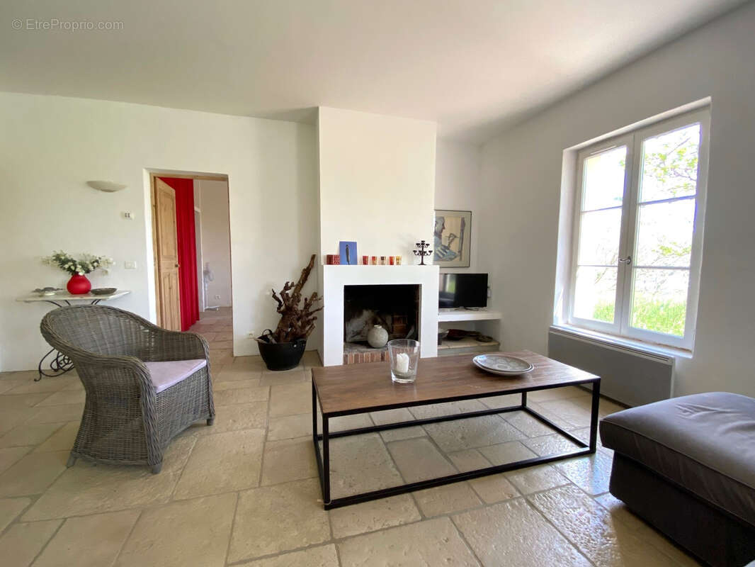 Maison à COTIGNAC