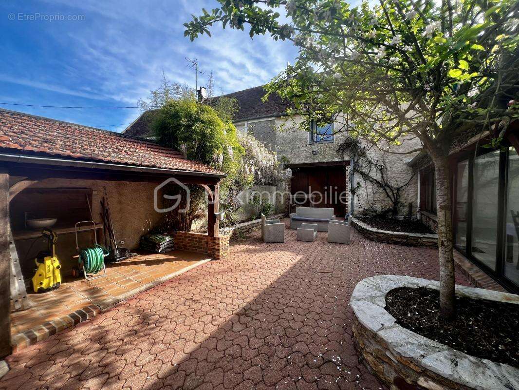 Maison à ROZAY-EN-BRIE