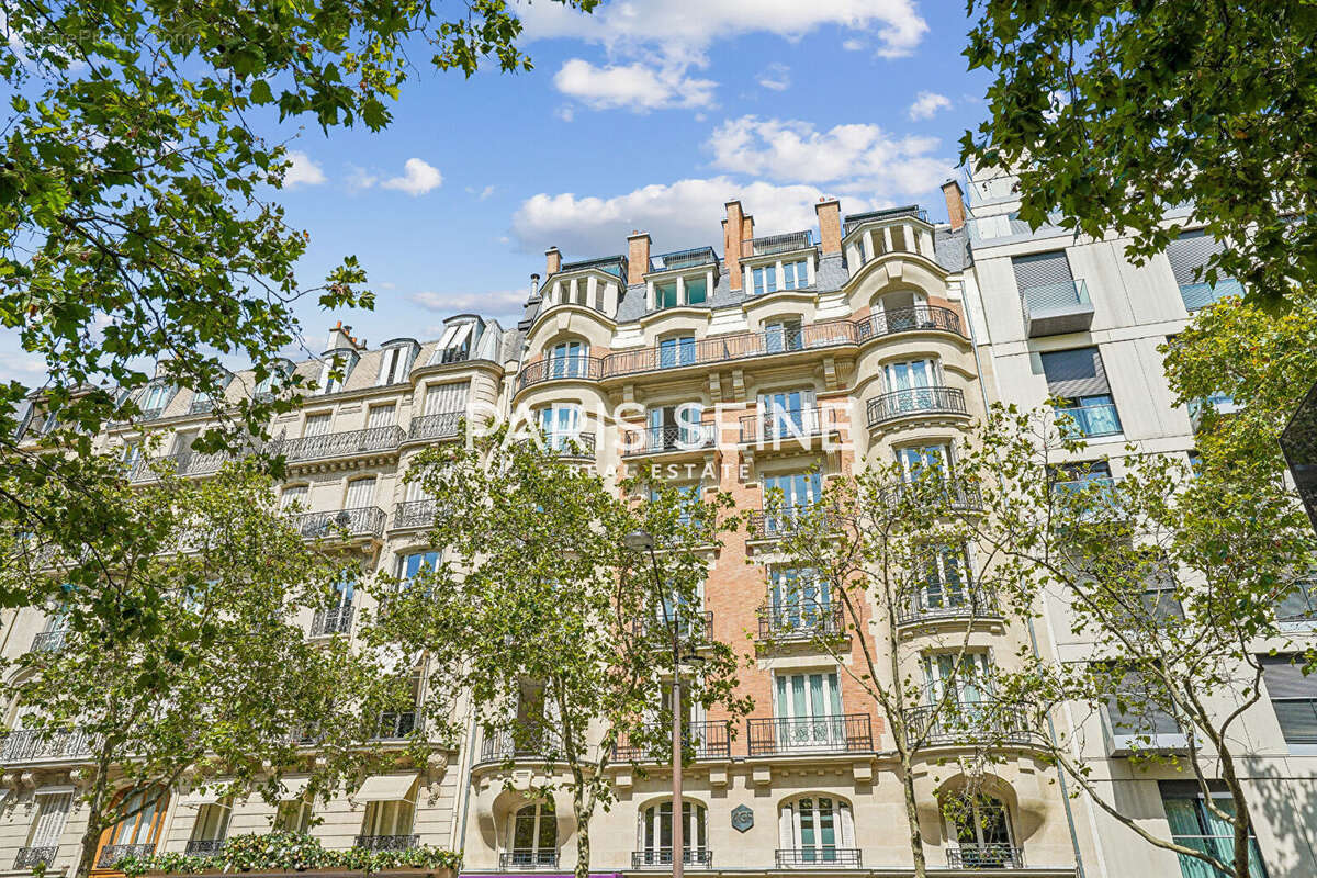 Appartement à PARIS-7E