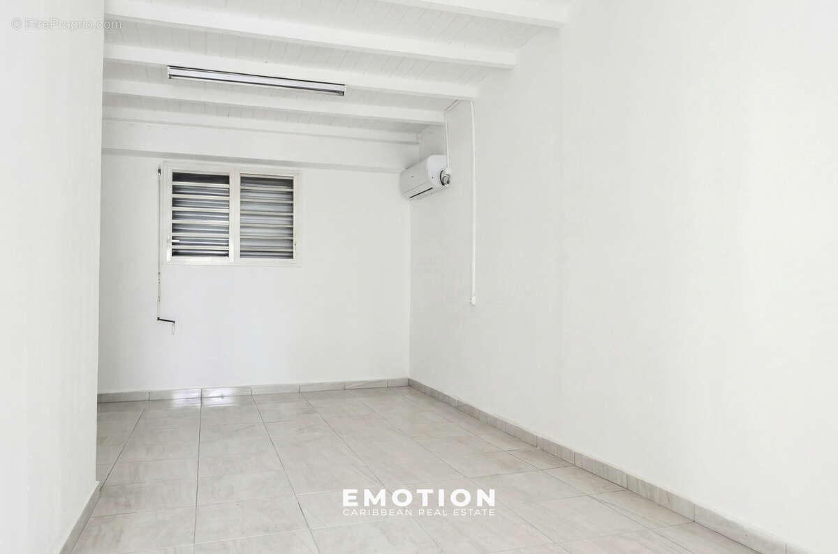 Maison à CAPESTERRE-BELLE-EAU