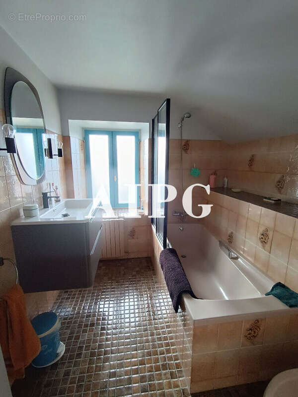 Maison à MUR-DE-BRETAGNE