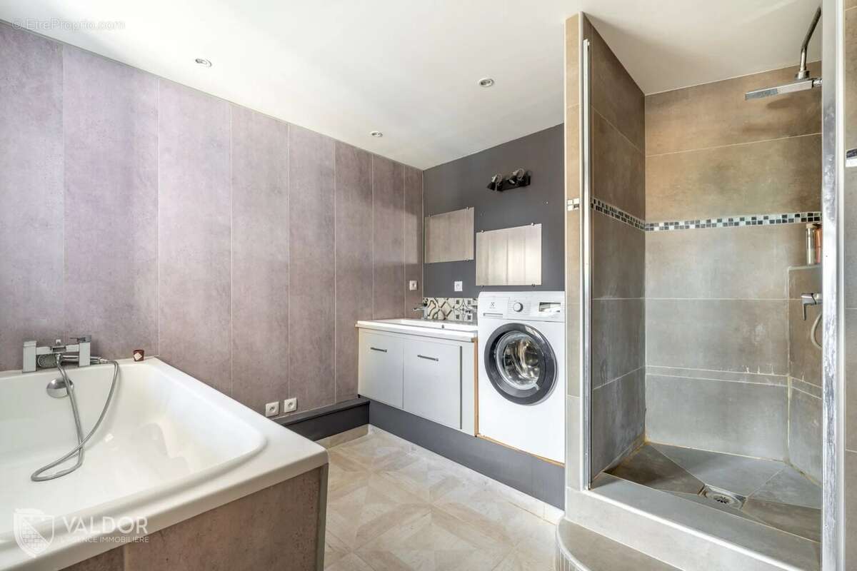 Appartement à VAUX-EN-BEAUJOLAIS