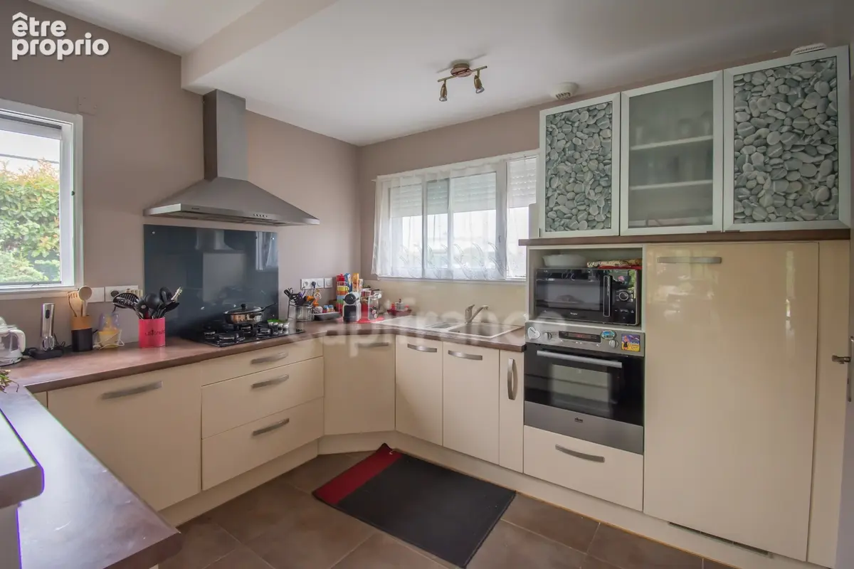 Saujon – maison contemporaine avec piscine interieure - photo 8