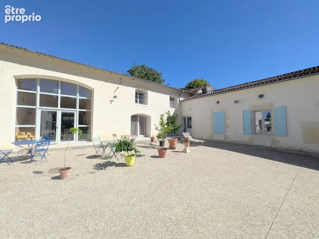 Ancien moulin du XVIe siècle avec maison d'amis, chambres d’hôtes et 2 hectares - photo 11